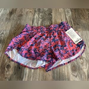 NEW with tags! Lululemon Tracker Short 4" Chroma Clash Multi sz 14
